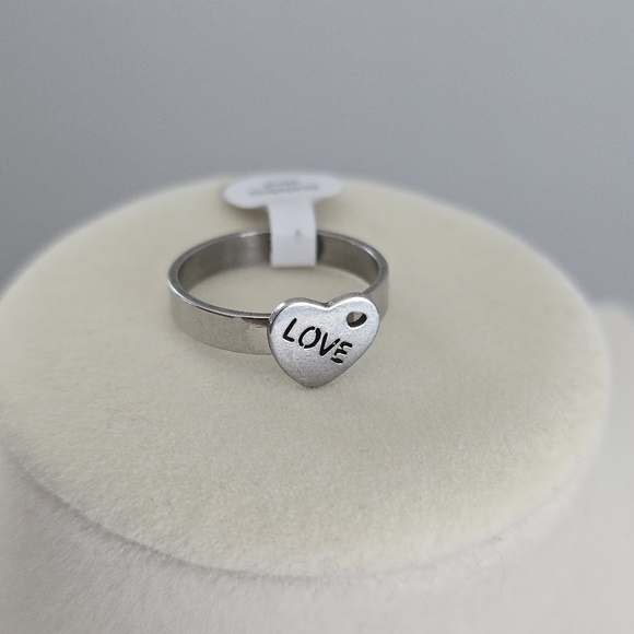 Stainless steel Heart Love Ring NEW size 10 - Picture 3 of 6